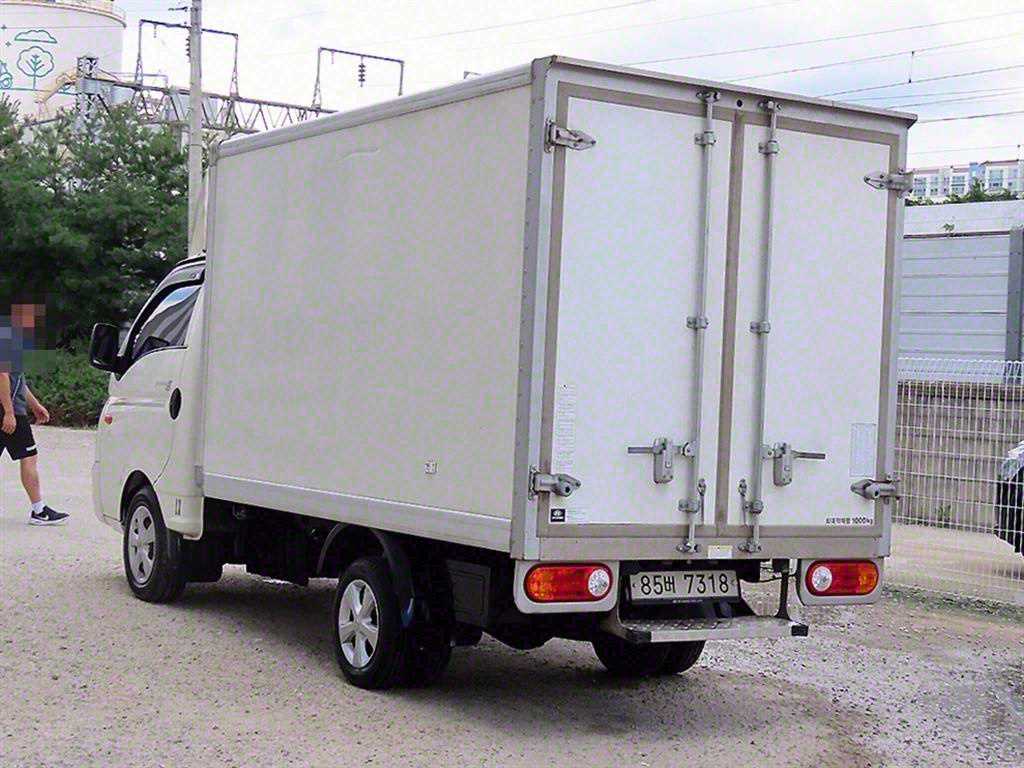 Hyundai Porter Standard Cab/ Long Wheelbase CRDi Super 4