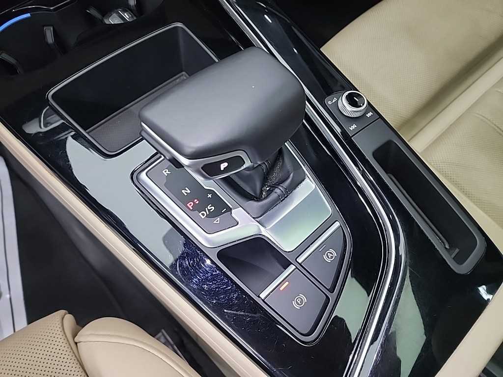 Audi A4 35 TDI Premium 9