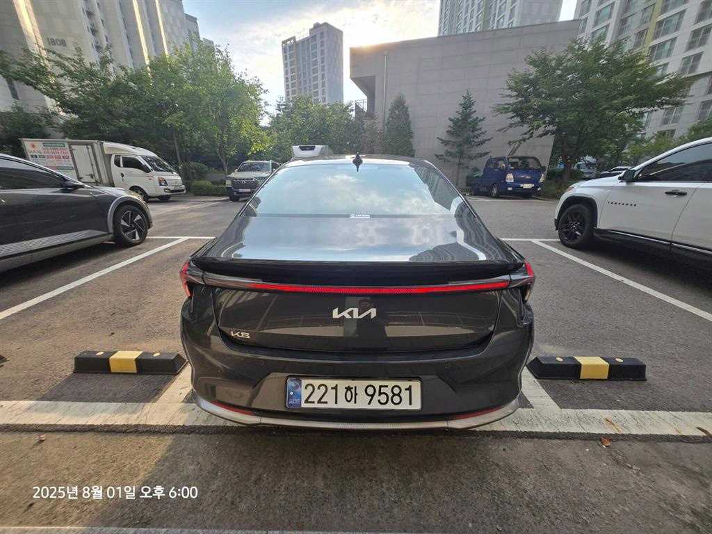 기아 K8 2.5 2WD 시그니처 사진 2/11