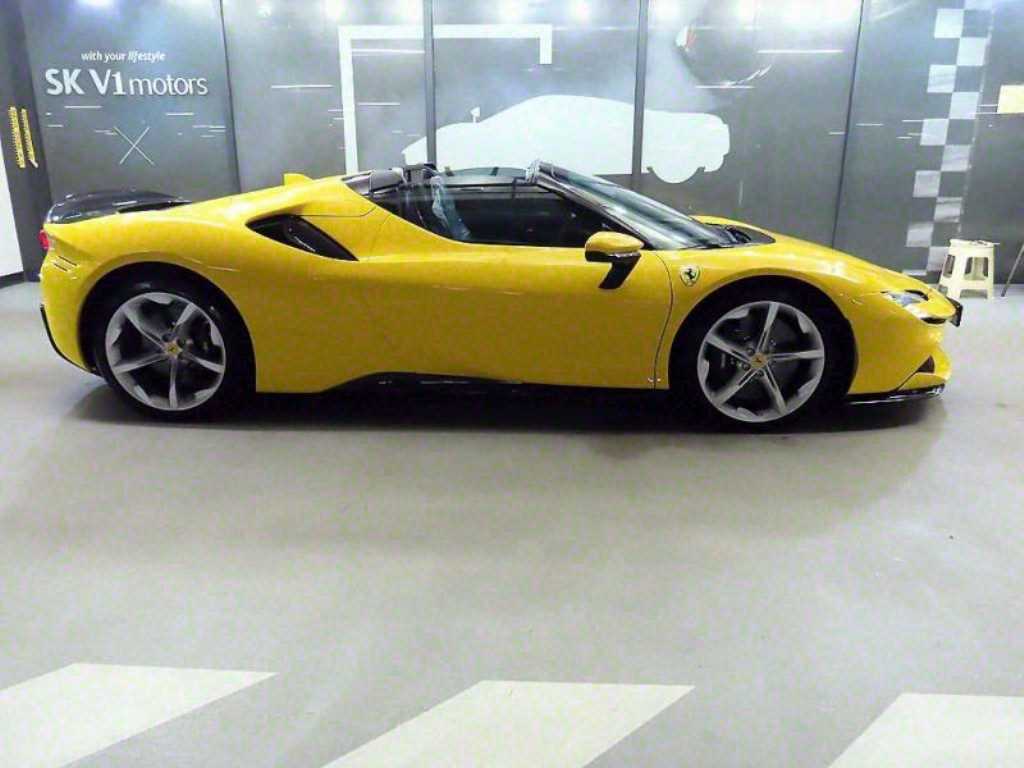 Ferrari SF90 4.0 PHEV AWD Assetto Fiorano 4