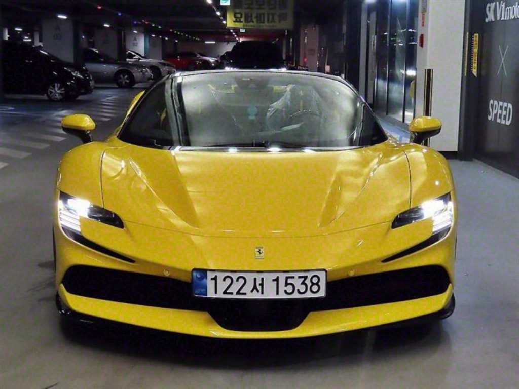 Ferrari SF90 4.0 PHEV AWD Assetto Fiorano 3