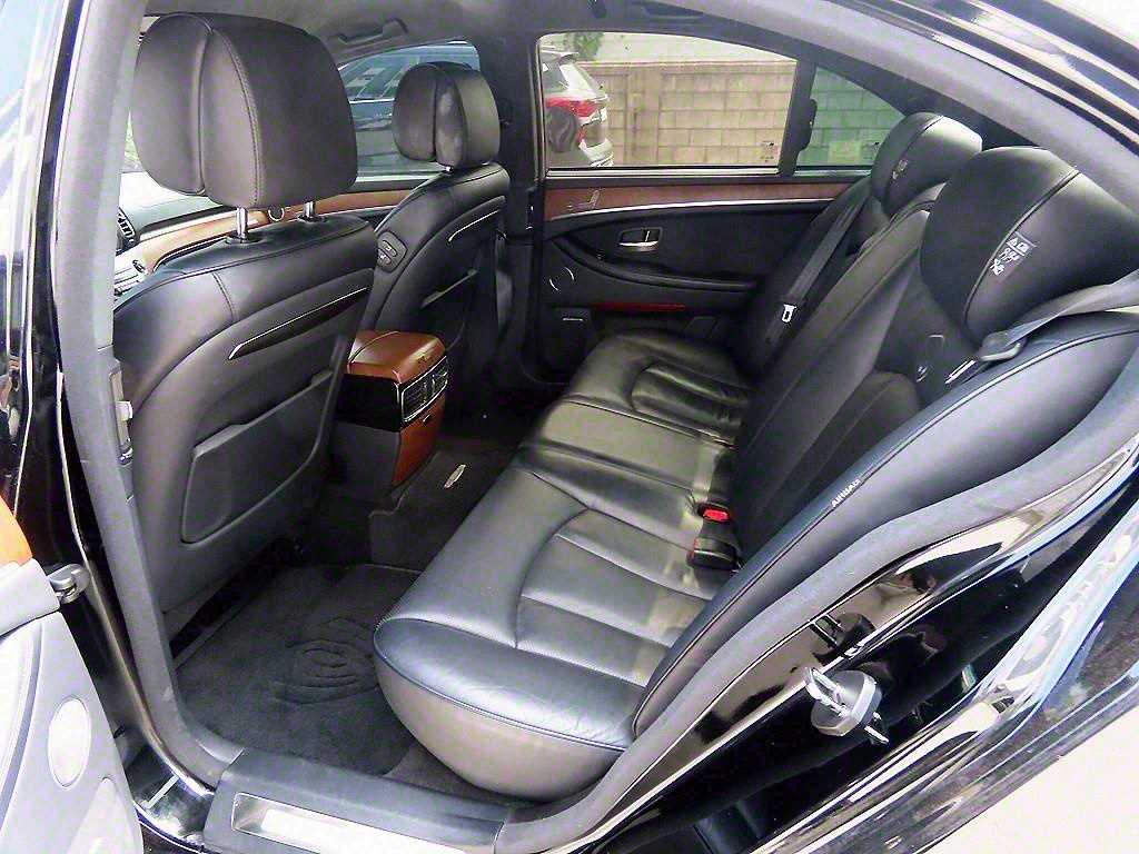 KG Mobility (Ssangyong) Chairman Gasoline 2WD V8 5000 VVIP 7