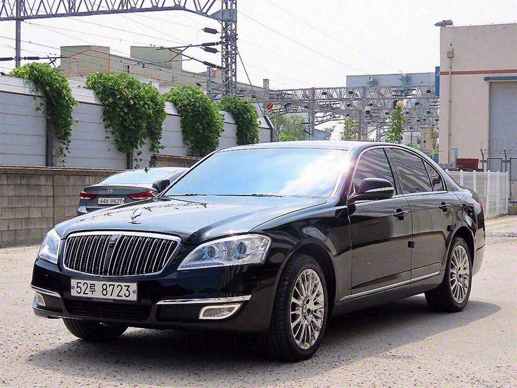 KG Mobility (Ssangyong) Chairman Gasoline 2WD V8 5000 VVIP