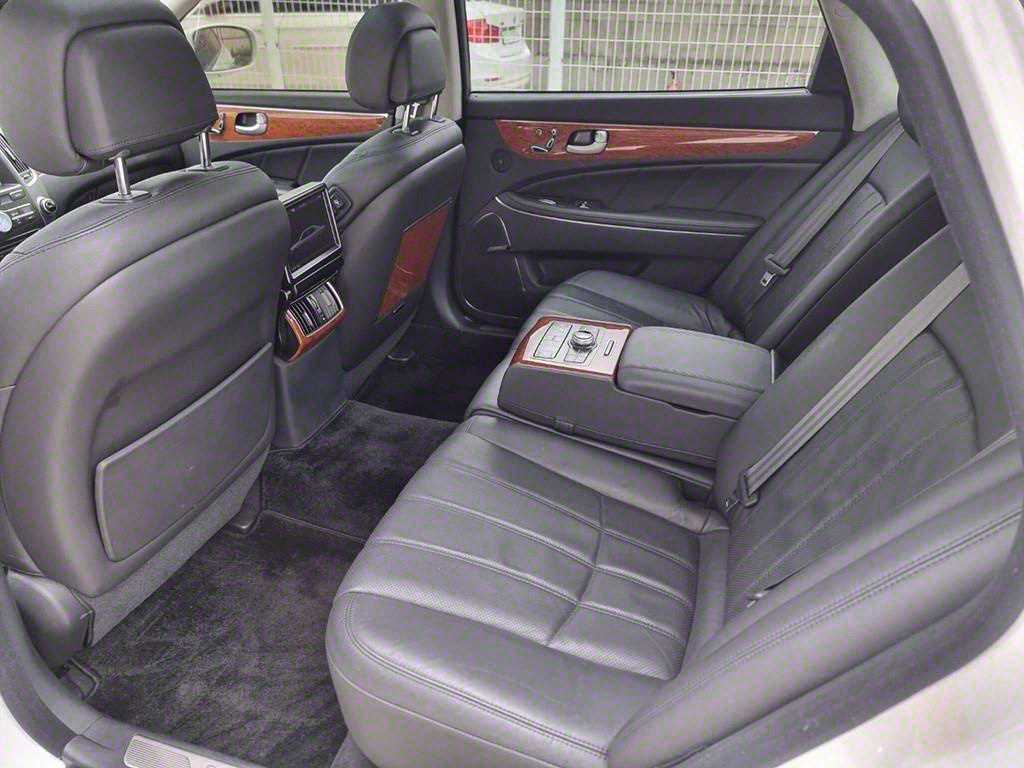 Hyundai Equus VS500 Prestige 7
