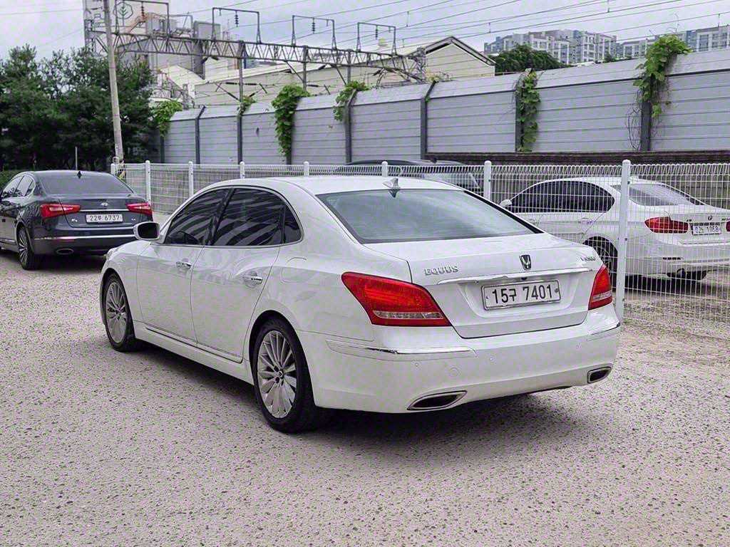 Hyundai Equus VS500 Prestige 4