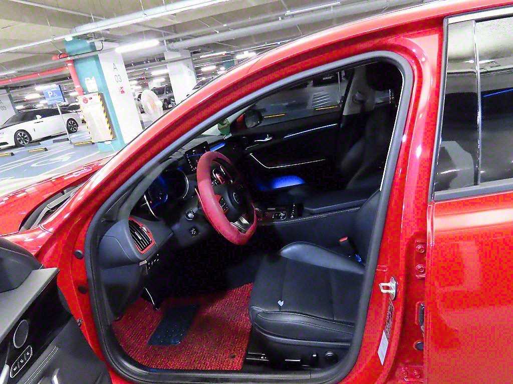 Kia Stinger 2WD 2.5 Platinum 7