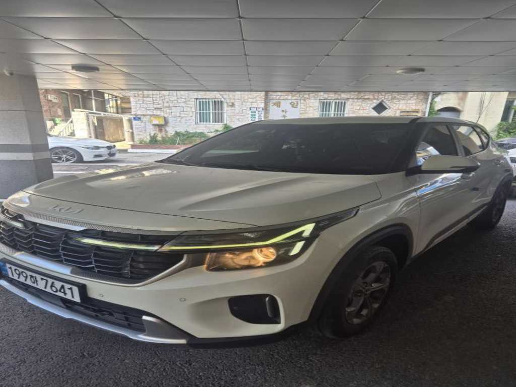 기아 셀토스 가솔린 2.0 2WD 프레스티지 사진 2/20