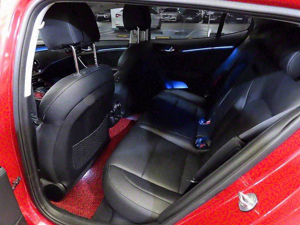 Kia Stinger 2WD 2.5 Platinum 8