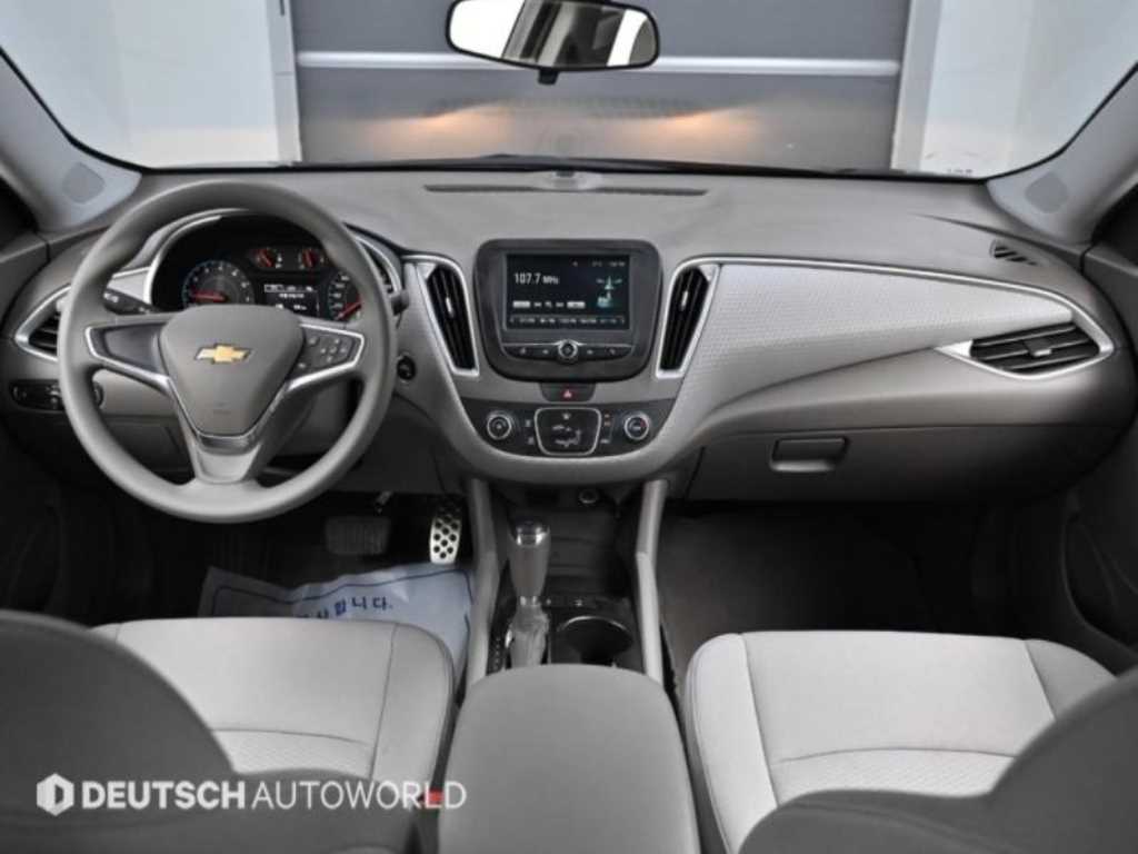 Chevrolet Malibu 1.5 Turbo LS 8