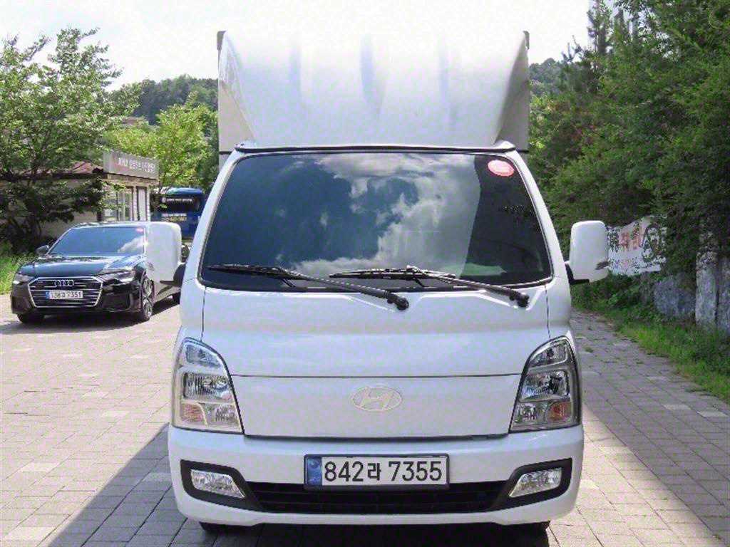 Hyundai Porter Electric/ Super Cab/ Long Wheelbase Modern Plus