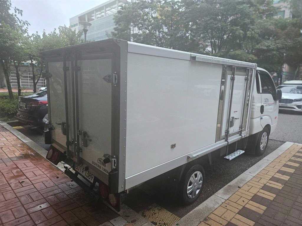 기아 봉고3 1톤 냉동탑 LPG