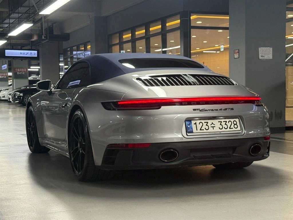 Porsche Carrera 4 GTS Cabriolet 3