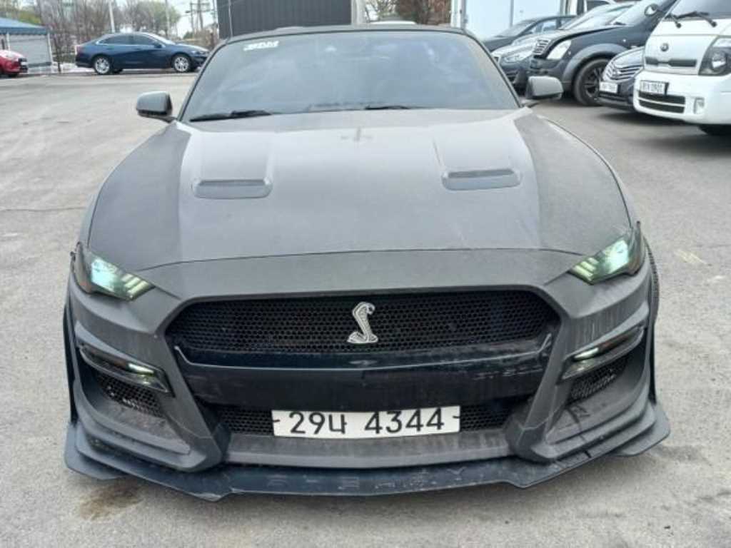 머스탱 컨버터블 2018년식