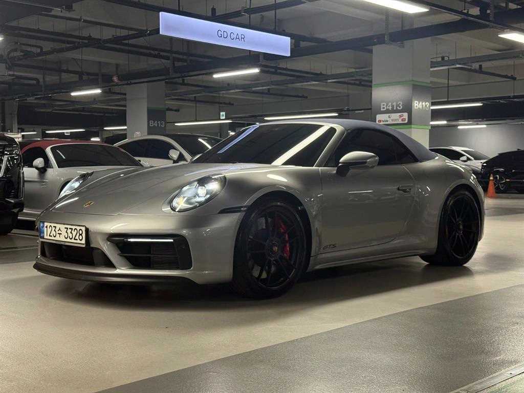 Porsche Carrera 4 GTS Cabriolet 2
