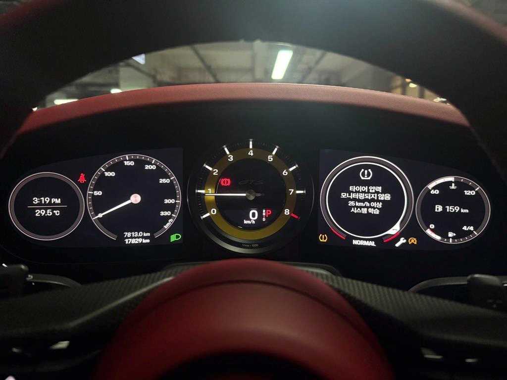 Porsche Carrera 4 GTS Cabriolet 8