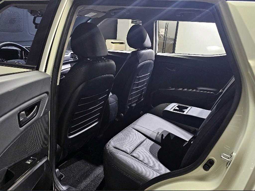 KG Mobility (Ssangyong) Tivoli 2WD Gasoline 1.5 V1 7