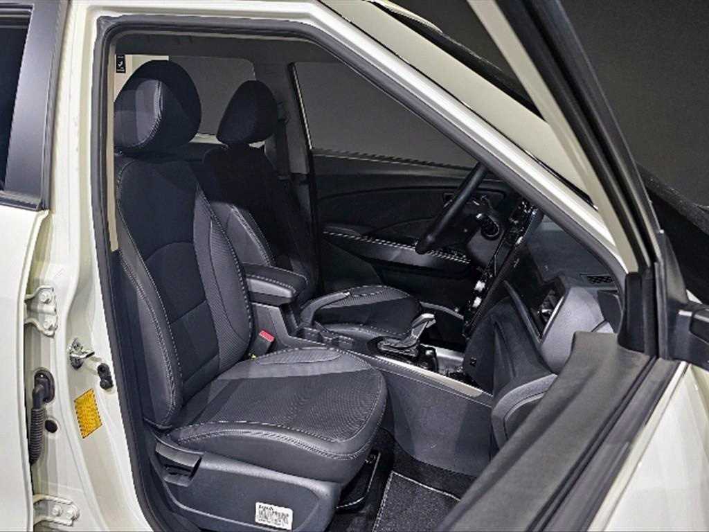 KG Mobility (Ssangyong) Tivoli 2WD Gasoline 1.5 V1 8