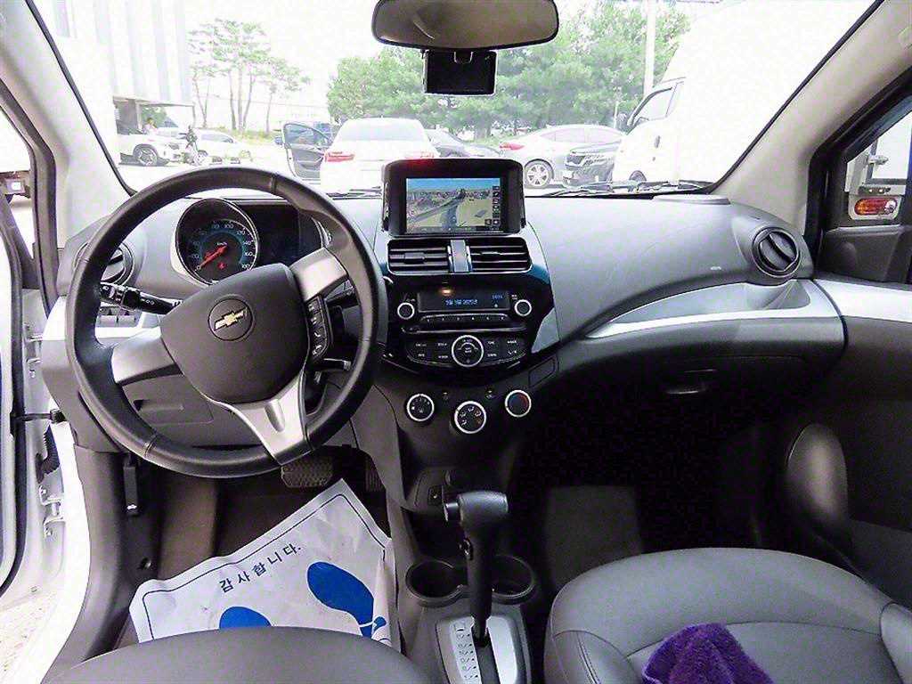 Chevrolet Spark LT 8