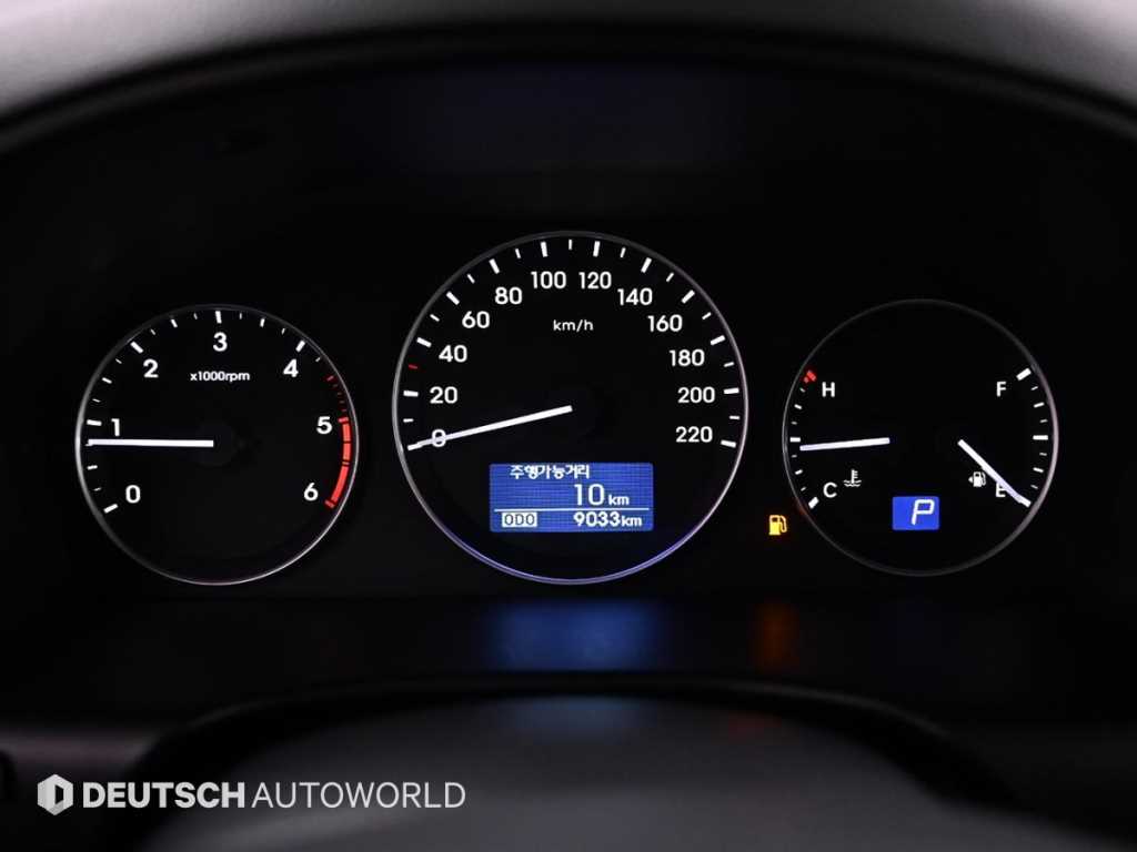 Hyundai Starex 2WD Camping Car 9