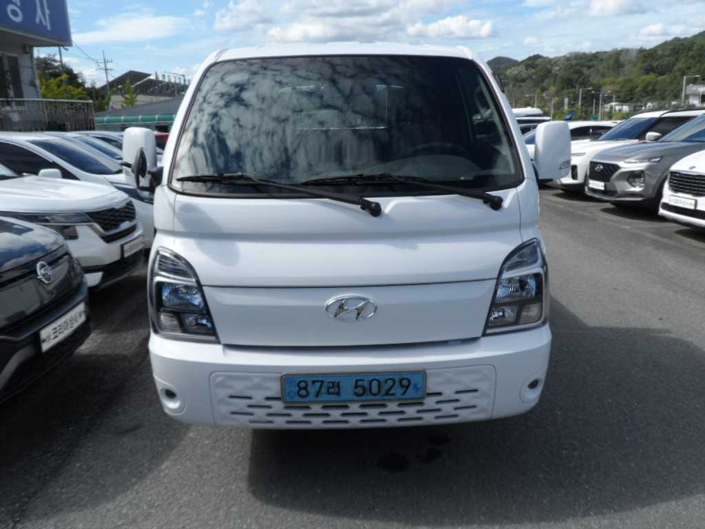 Hyundai Porter 1.0 Ton/ Super Cab/ Long Wheelbase/ Smart Special