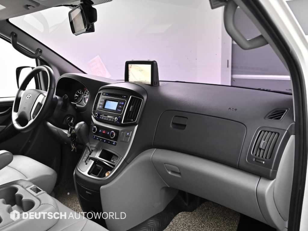 Hyundai Starex 2WD Camping Car 8