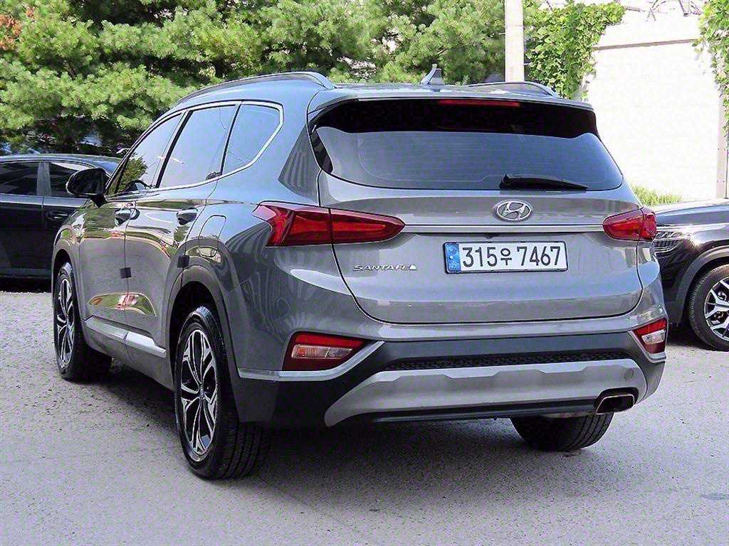 Hyundai Santa Fe Gasoline 2.0T 2WD Prestige 4