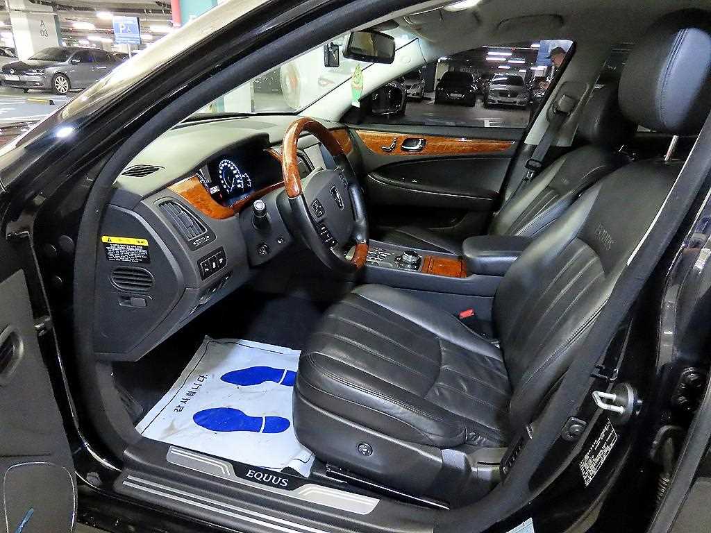 Hyundai Equus VS380 Prestige Base Type 7