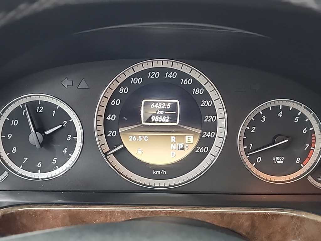 Mercedes-Benz E-Class E300 Elegance 7