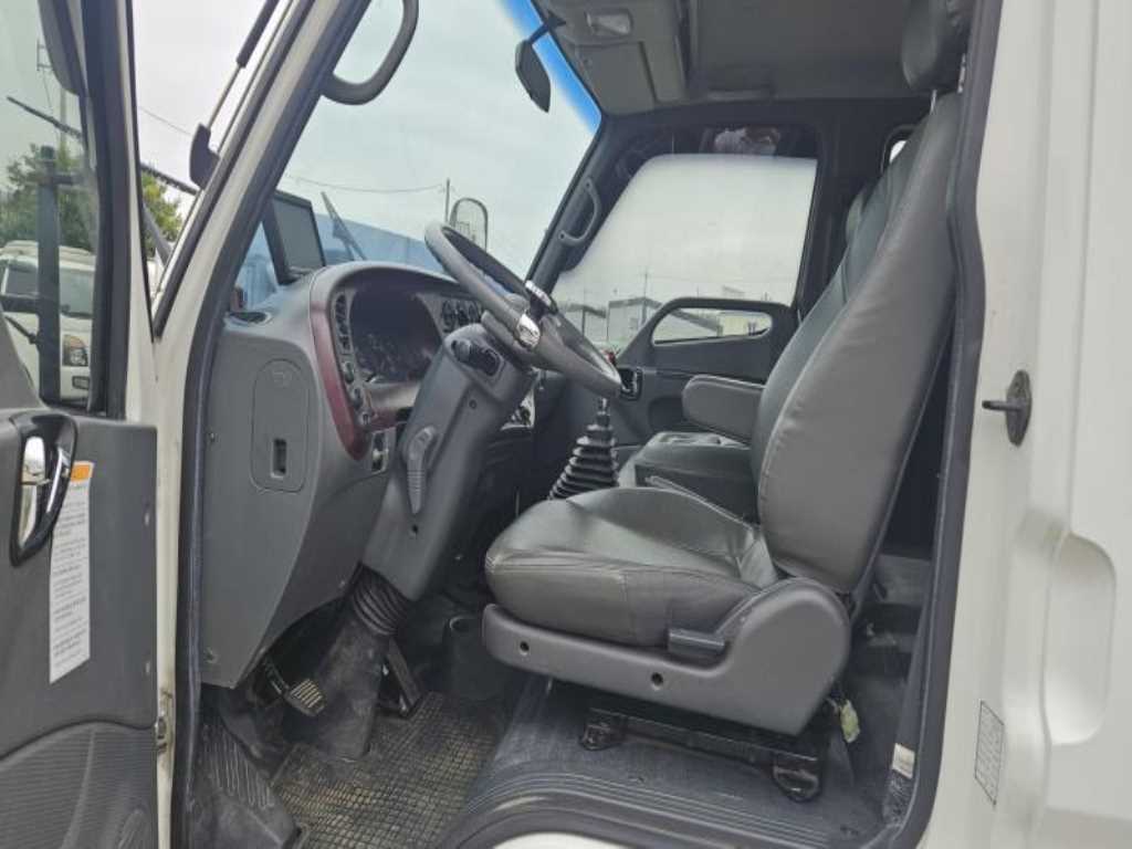 현대 이마이티 윙바디 8