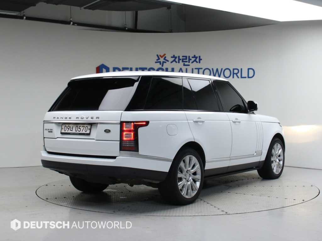Land Rover Range Rover 4.4 SDV8 VOGUE SE Diesel 3
