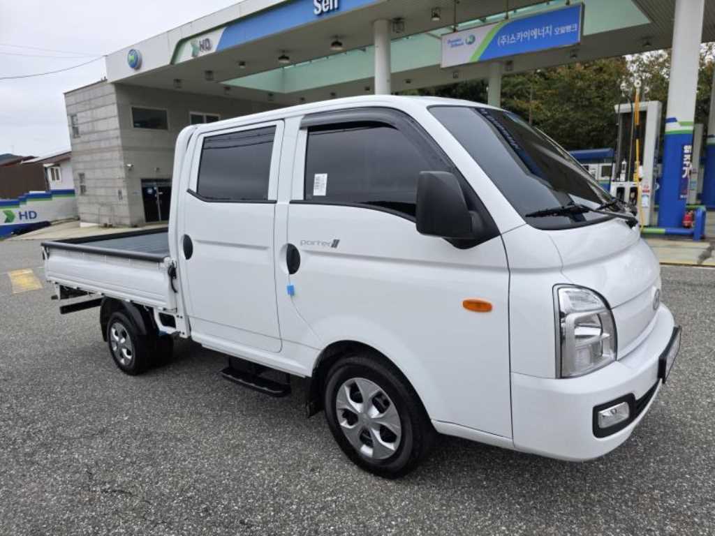 Hyundai Porter Double Cab/ Long Wheelbase/ 2WD Smart 3
