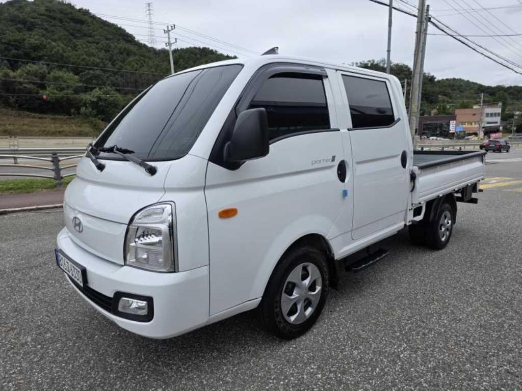 Hyundai Porter Double Cab/ Long Wheelbase/ 2WD Smart 4