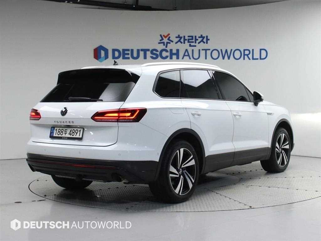 폭스바겐 투아렉 3.0 TDI 프리미엄 사진 2/20