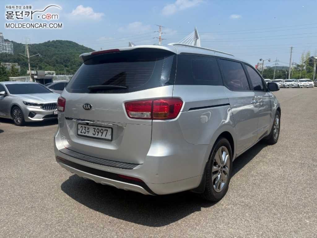 Kia Carnival Diesel Prestige 9