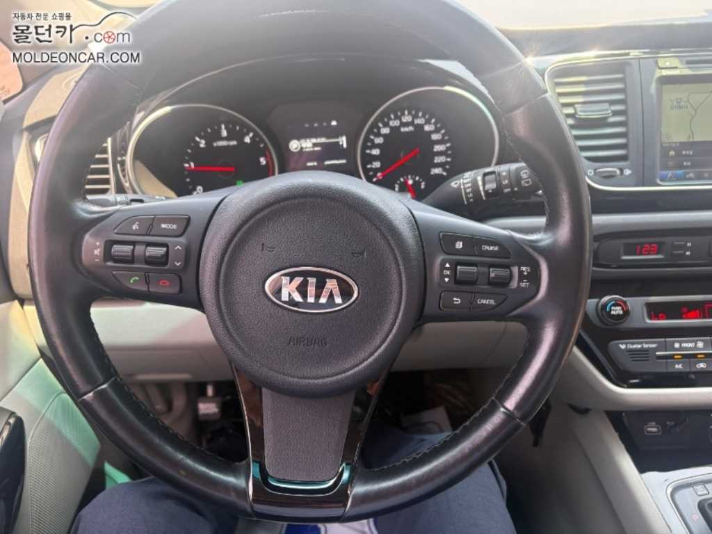 Kia Carnival Diesel Prestige 10