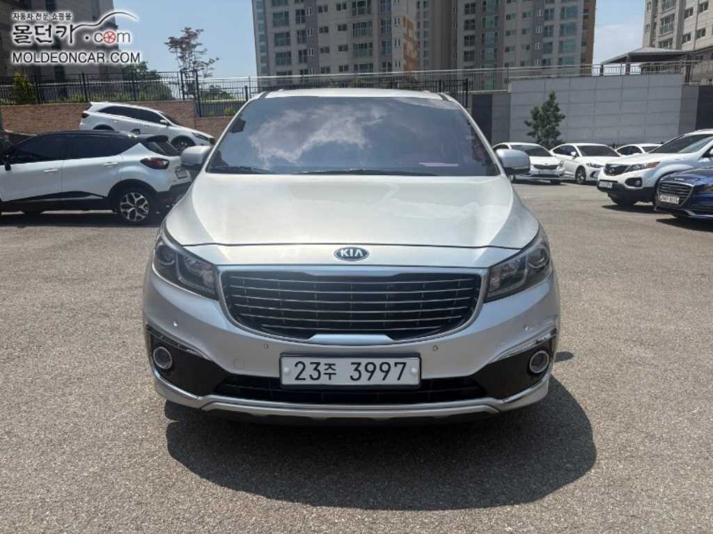 Kia Carnival Diesel Prestige 2