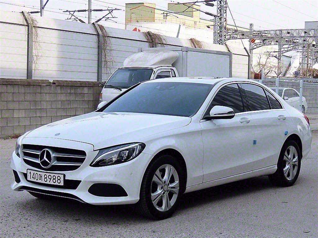 벤츠 C 클래스 C220 d 4MATIC 사진 2/20