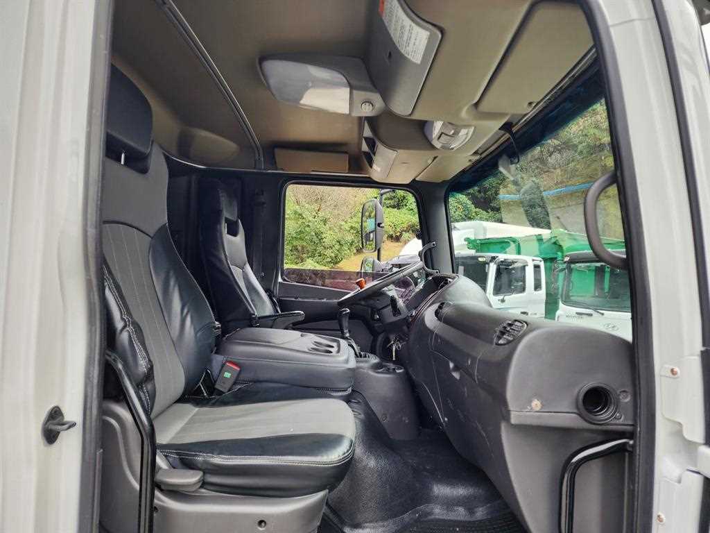 현대 메가트럭 단바리 카고 4.5톤 수동 9