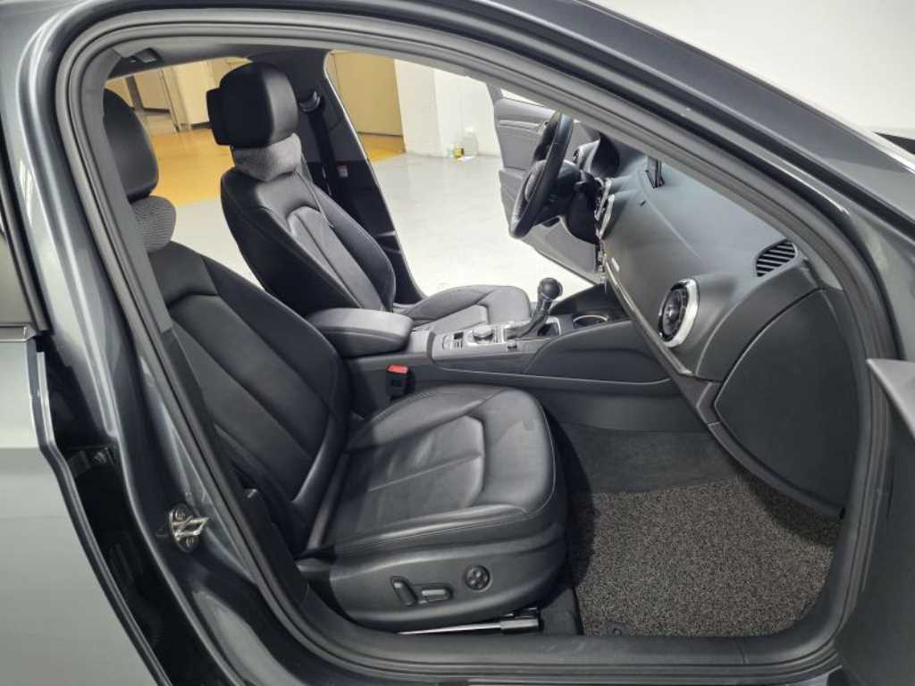 Audi A3 40 TFSI 10