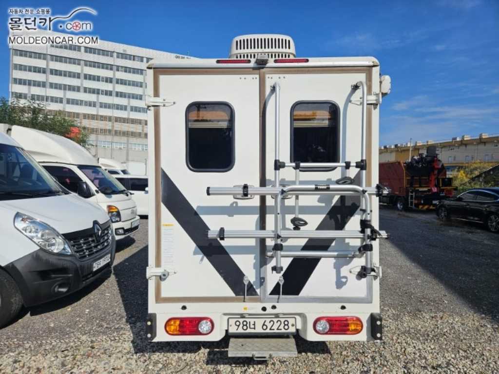 현대 포터2 캠퍼밴 인산철배터리 250A 250W 3