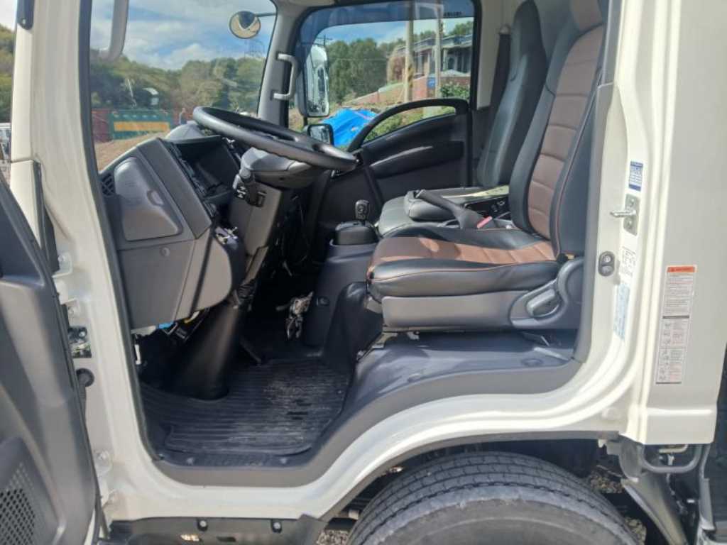 이스즈 엘프 3.5톤 냉동윙 11