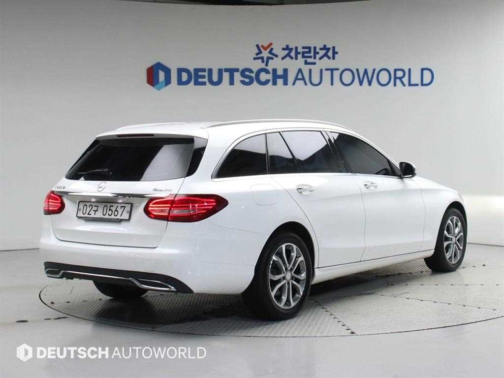 벤츠 C 클래스 C220 d 4MATIC 에스테이트 사진 2/20