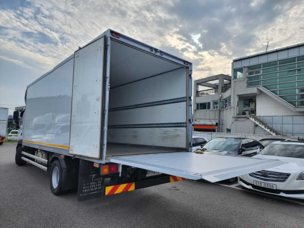 현대 메가트럭 표준탑 4.5톤 수동 8