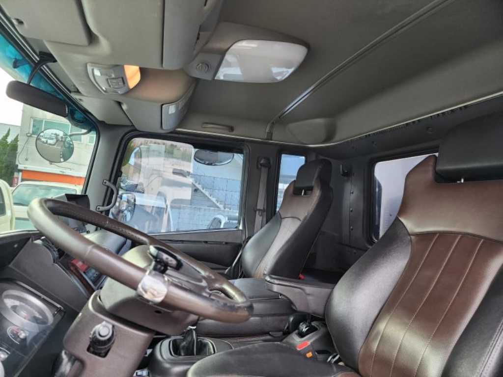 현대 메가트럭 표준탑 4.5톤 수동 10