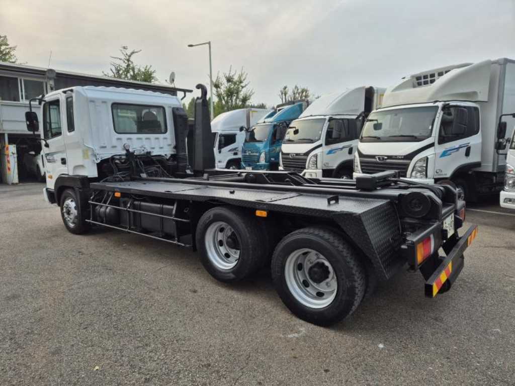 현대 메가트럭 암롤 5톤 수동 3