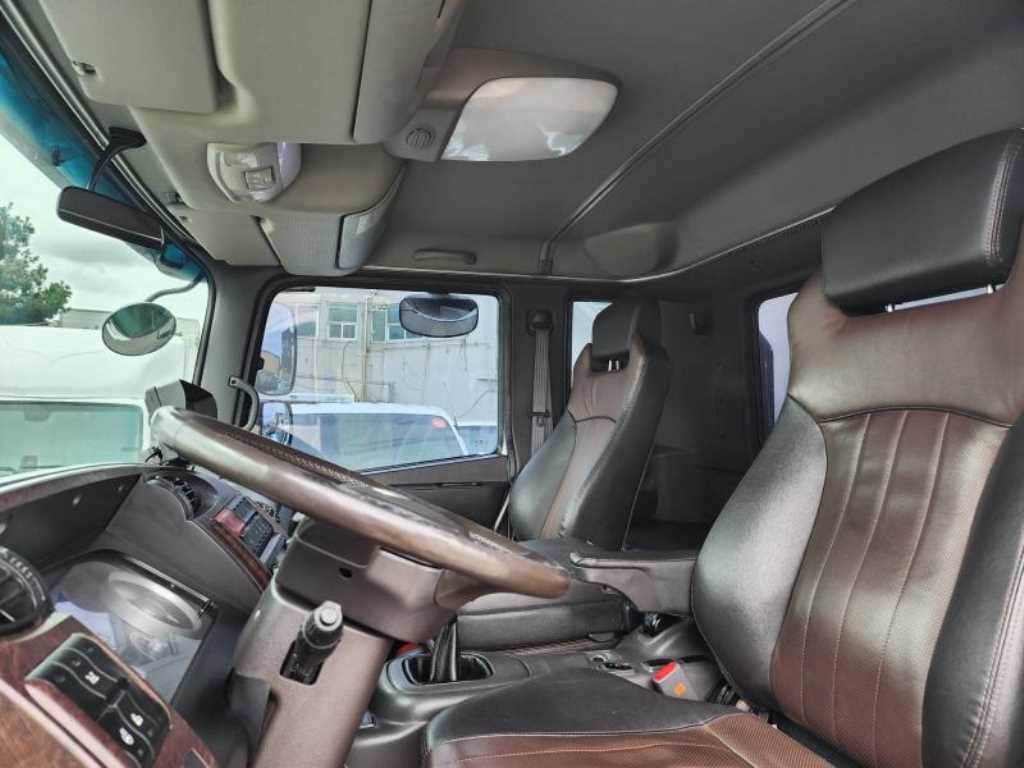 현대 메가트럭 냉동탑 4.5톤 수동 11