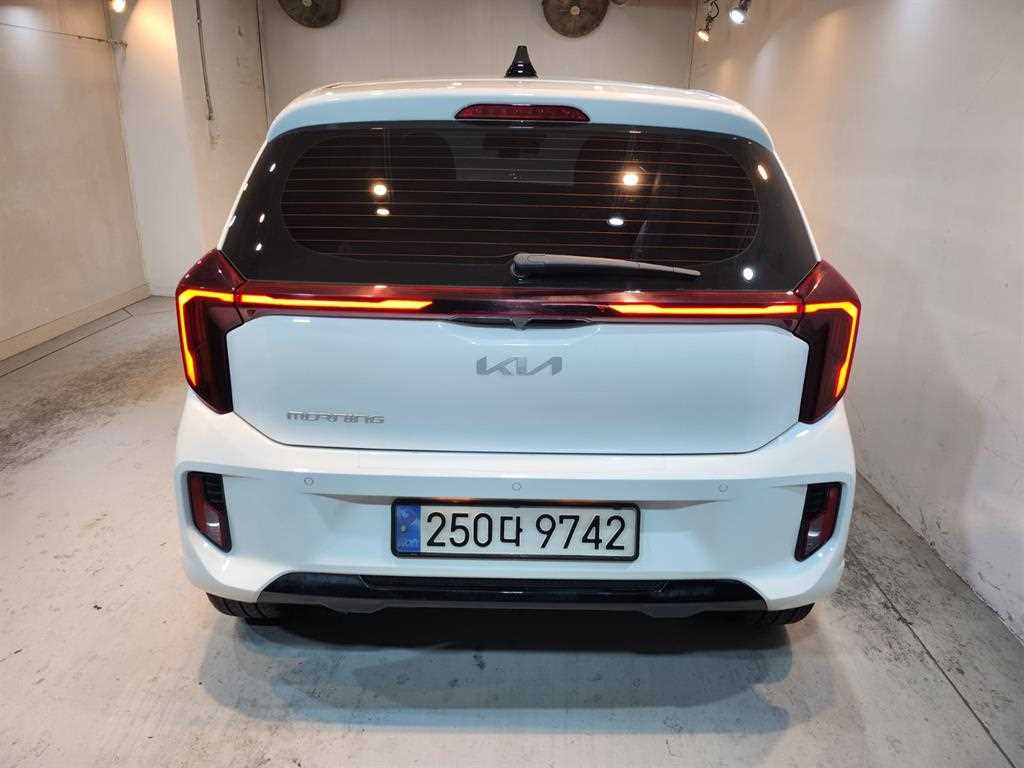 Kia Morning 1.0 Gasoline Signature 4