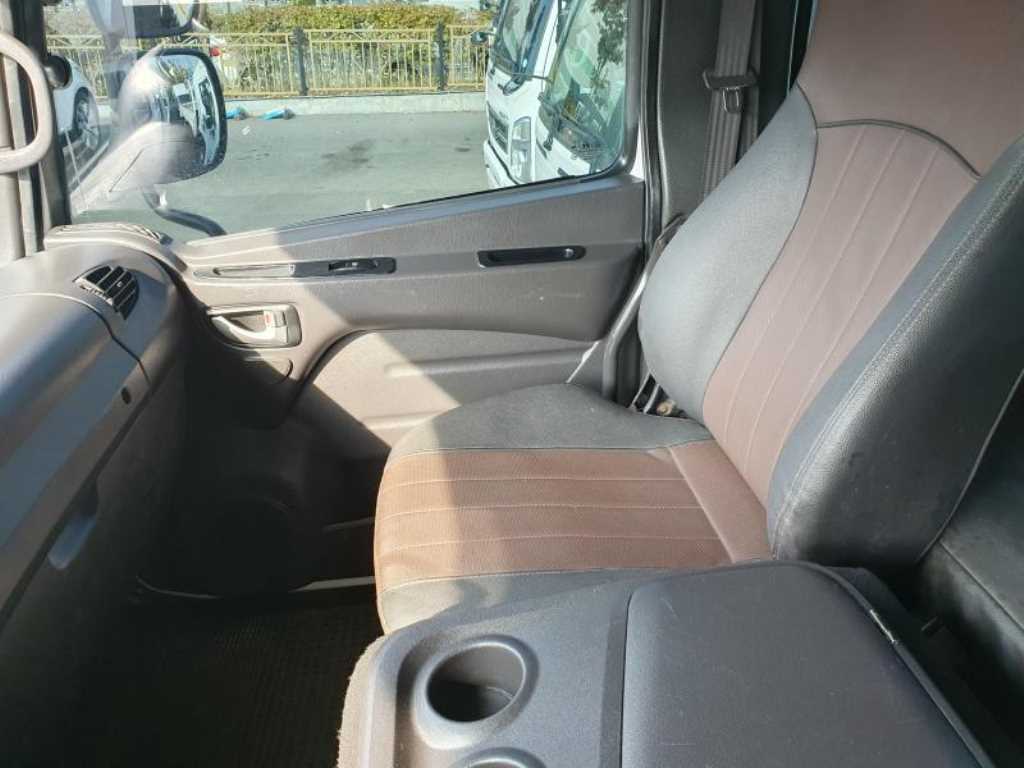 현대 메가트럭 단바리 카고 5톤 수동 16