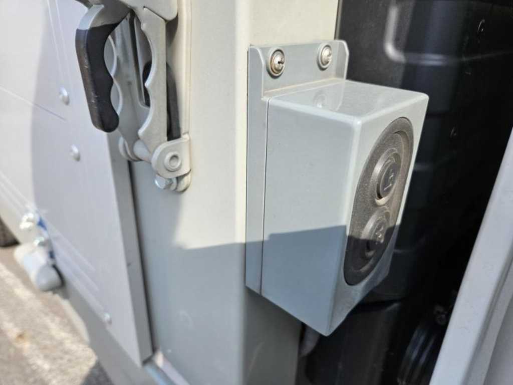 기아 봉고3 1.2톤 윙바디 LPG 9