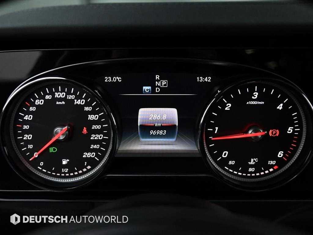 Mercedes-Benz E-Class E220d Avantgarde 9